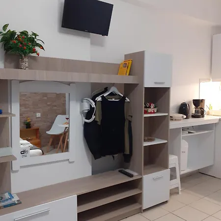 Prevena * Adamantas (Milos)